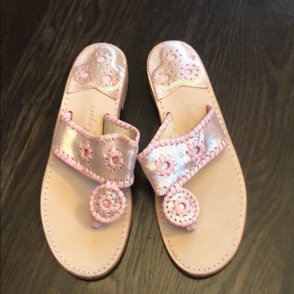 pink jack roger flip-flops